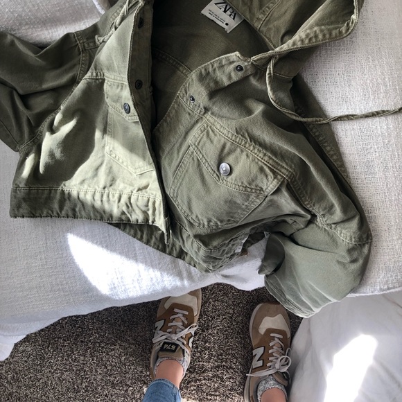 NWOT Zara Cropped Denim Jacket - Picture 3 of 8